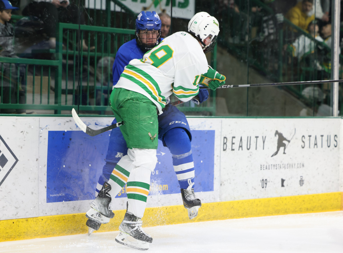 Minnetonka vs Edina Feb11-23 Jeff Lawler22
